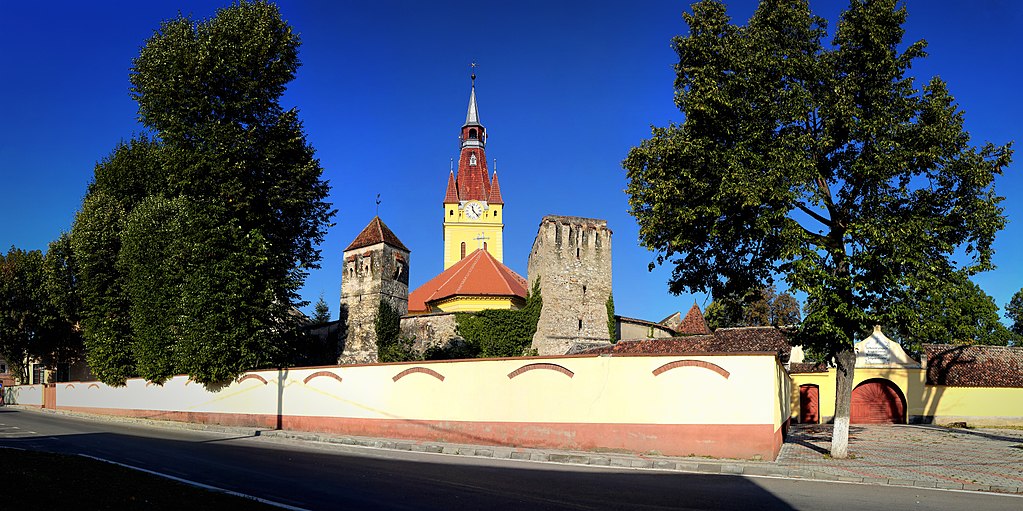 Biserica fortificată din Cristian11