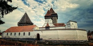 Biserica fortificată din Homorod