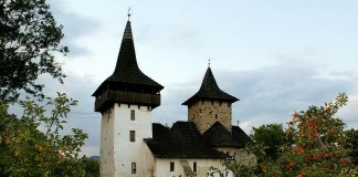 Biserica medievală din Gurasada