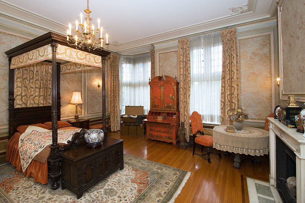 Casa Loma interior