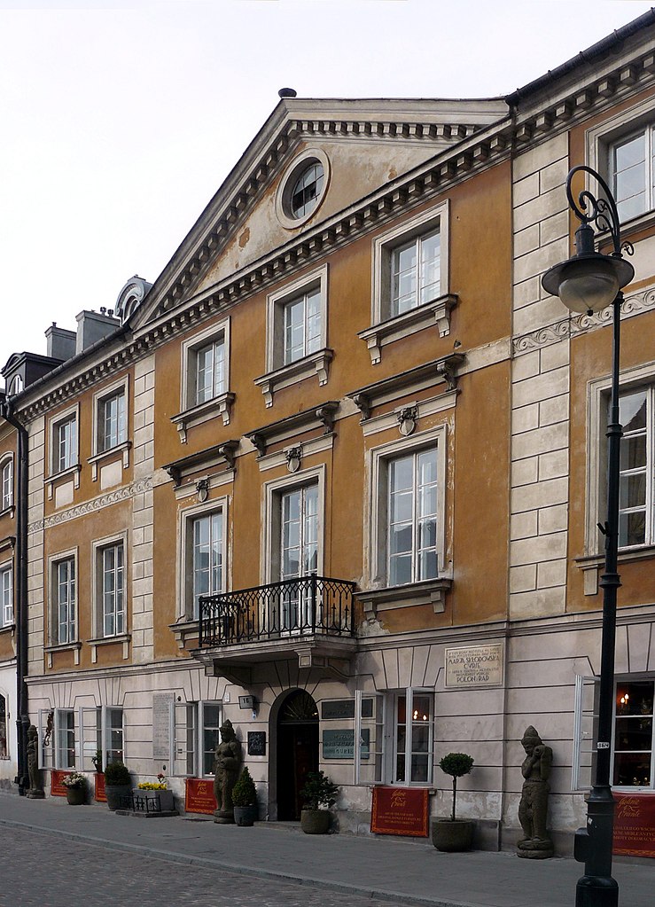 Casa natala a lui Marie Curie din Varsovia111