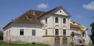 Castelul Apor din Abuș