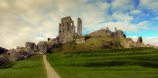 Castelul Corfe: Obiective turistice Anglia – Dorset Castelul Corfe