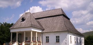 Castelul Szentkereszty din Arcuș