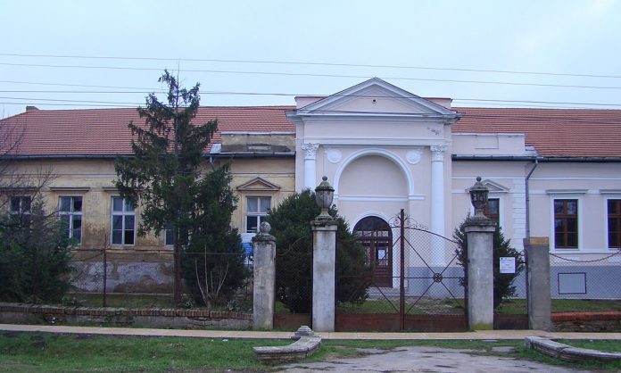 Castelul Zichy din Diosig