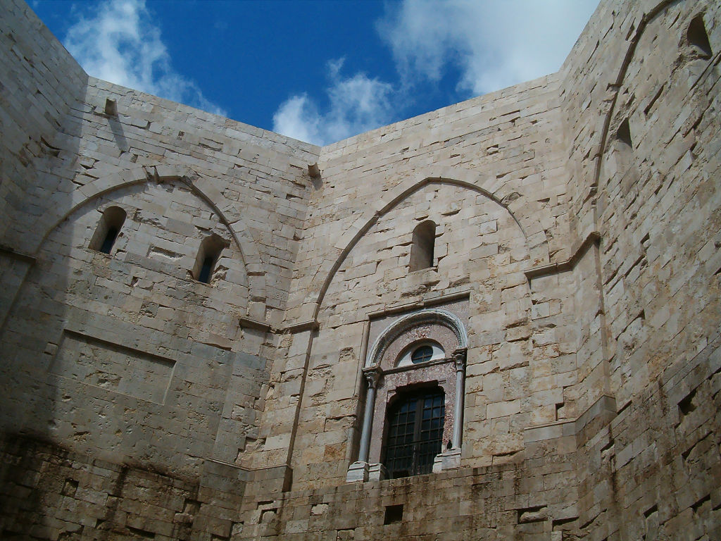 Castelul del Monte111