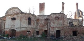 Cazarma Husarilor