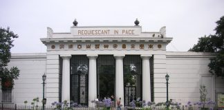 Cimitirul La Recoleta: Obiective turistice Argentina – Buenos Aires Cimitirul La Recoleta