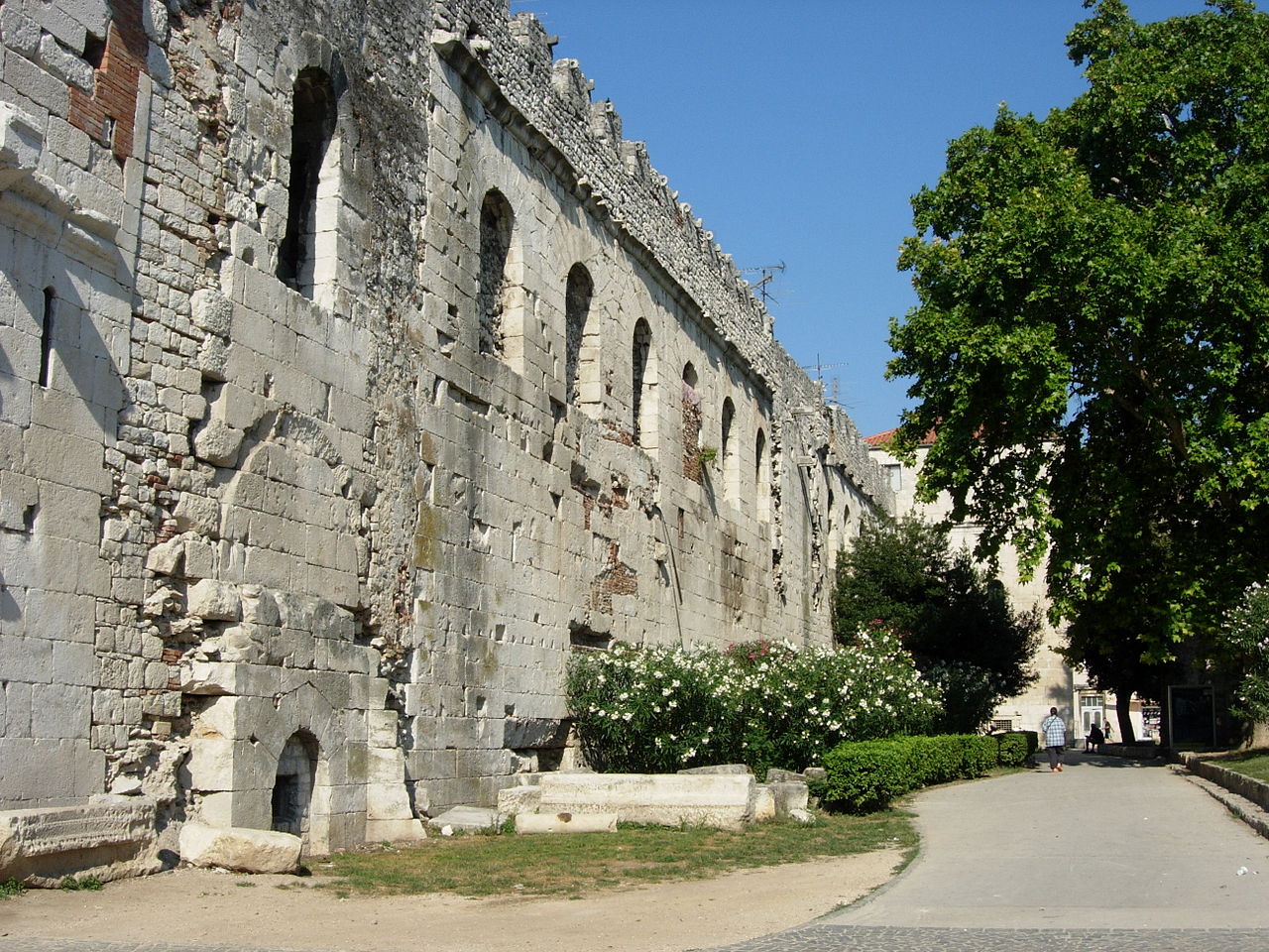 Complexul istoric si palatul imparatului Diocletian11