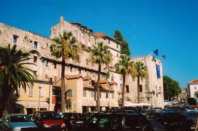Complexul istoric si palatul imparatului Diocletian1111
