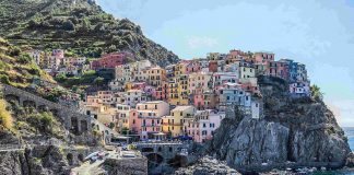 Falezele de la Cinque Terre: Obiective turistice Italia – La Spezia Falezele de la Cinque Terre
