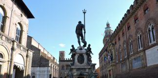 Fantana lui Neptun din Bologna