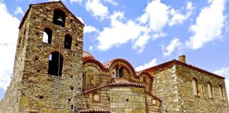 Fortareata Mystras: Obiective turistice Grecia – Mystras Fortareata Mystras