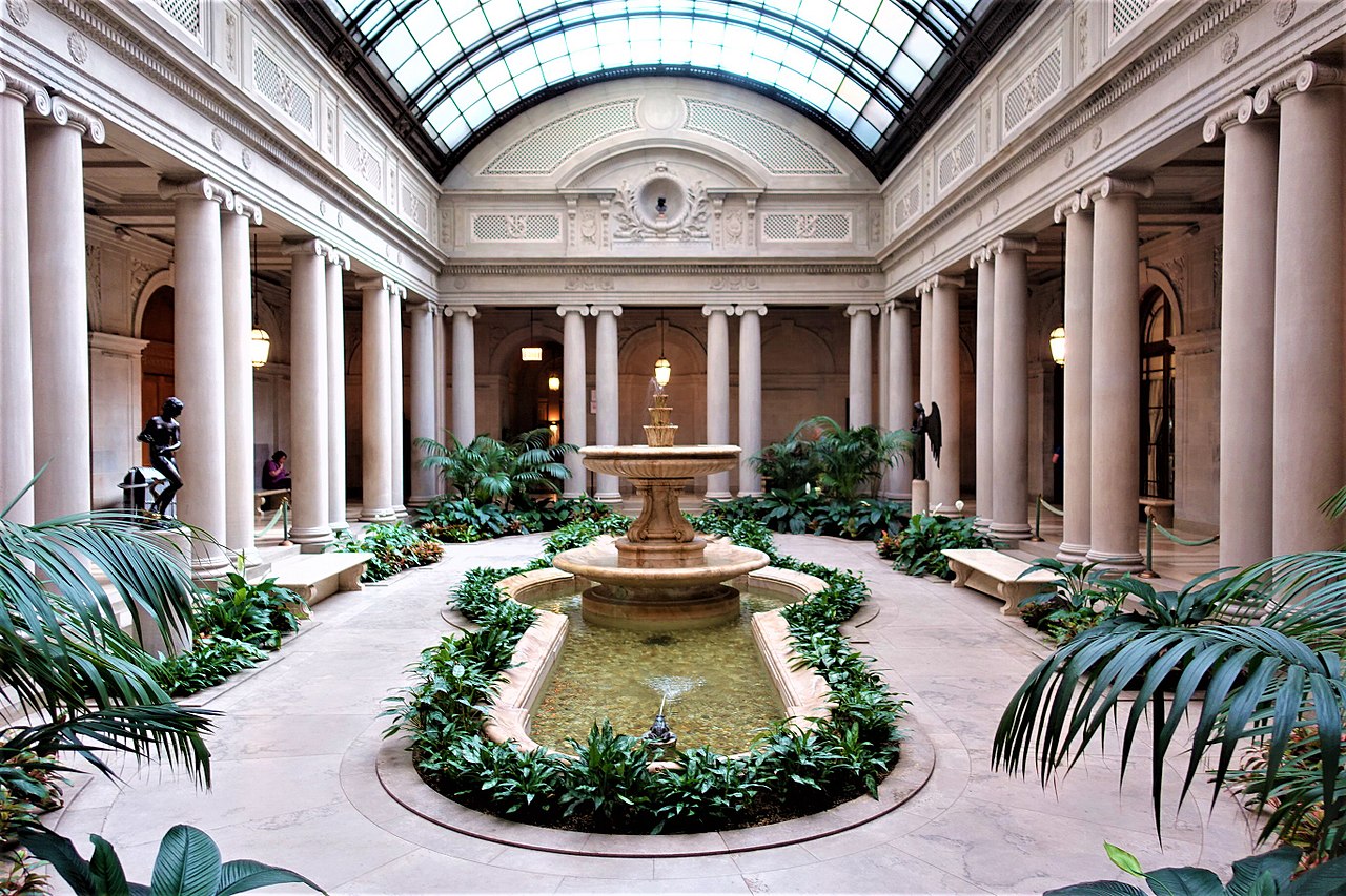 Gradinile Frick Collection Courtyard1