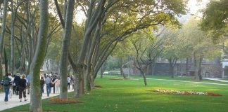 Gradinile de la Topkapi Sarayi: Obiective turistice Turcia – Istanbul Gradinile de la Topkapi Sarayi