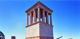 Honoured Dead Memorial: Obiective turistice Africa de Sud – Kimberley Honoured Dead Memorial