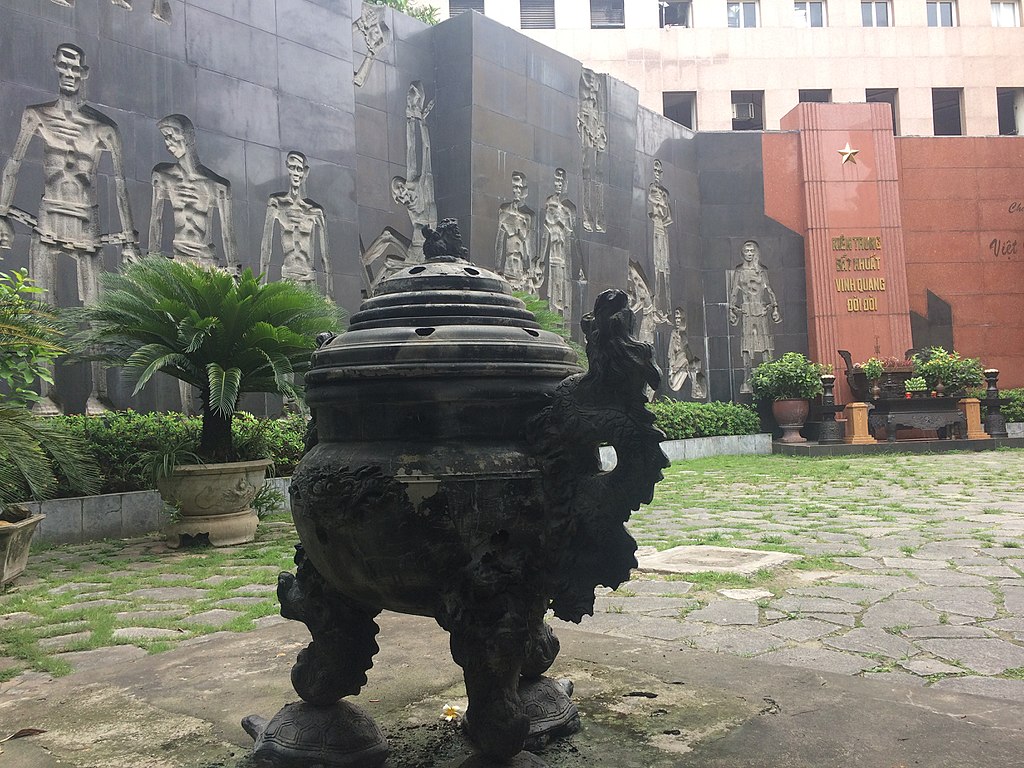 Inchisoarea Hoa Lo111