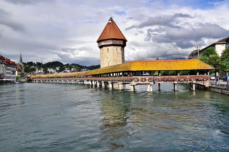 Kapellbrucke Sau Podul Capelei Obiective Turistice Elvetia Lucerna