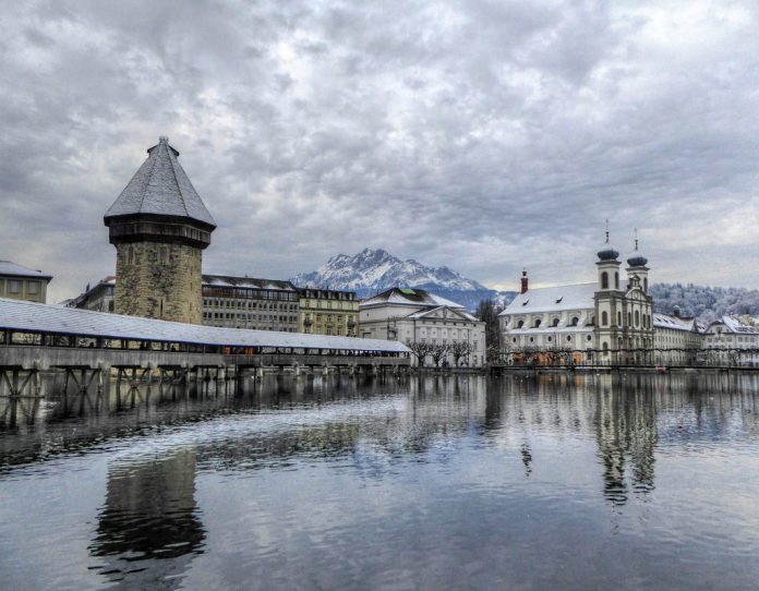 Kapellbrucke Sau Podul Capelei Obiective Turistice Elvetia Lucerna