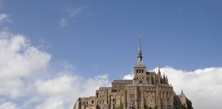 Manastirea Mont-Saint-Michel: Obiective turistice Franta – Le Mont-Saint-Michel Manastirea Mont-Saint-Michel