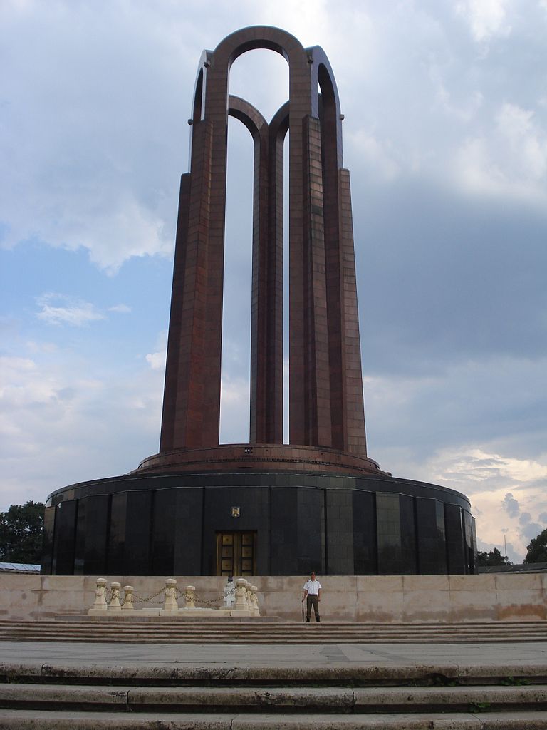 Mausoleul din Parcul Carol I111