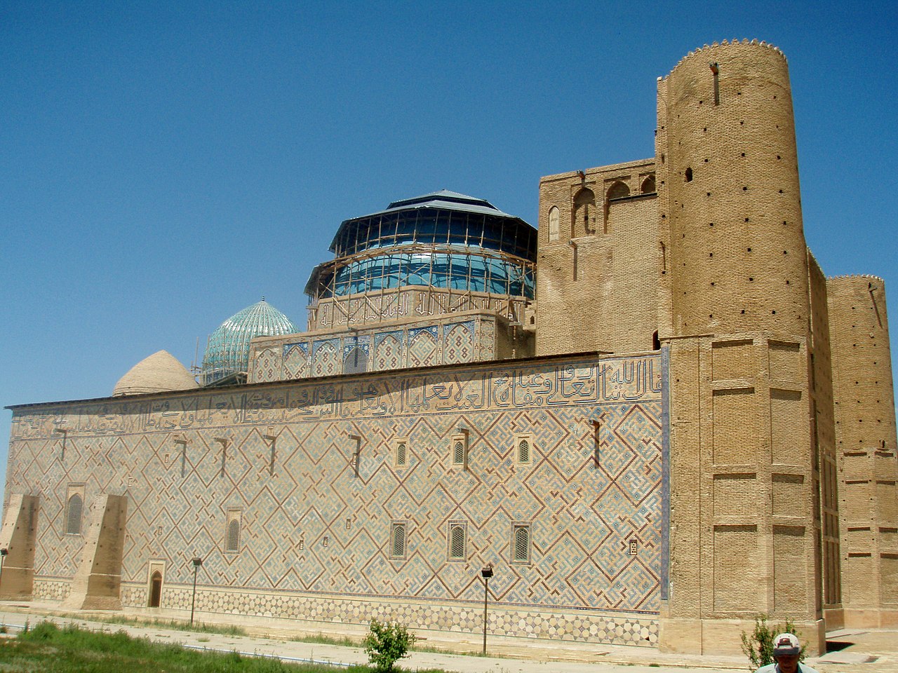 Mausoleul lui Hogea Ahmed Yasawi111