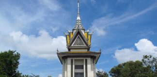 Memorialul Campiilor Mortii: Obiective turistice Cambodgia – Phnom Penh Memorialul Campiilor Mortii
