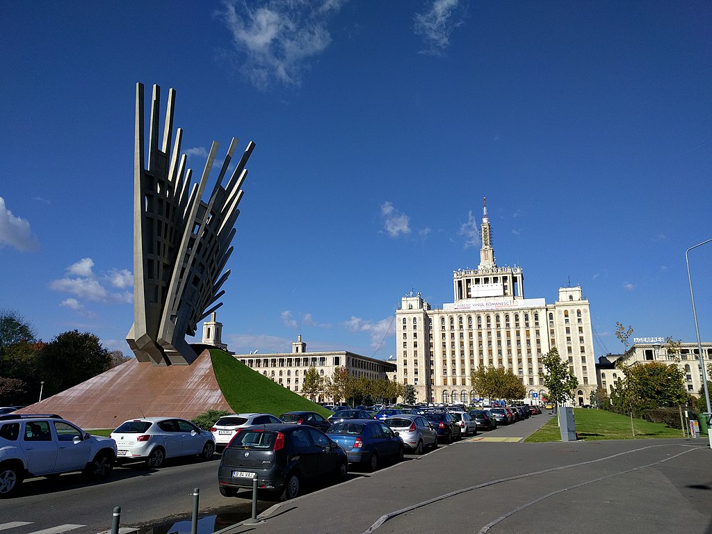 Monumentul Aripi si Casa Presei