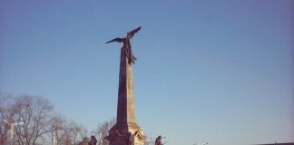 Monumentul Vânătorilor