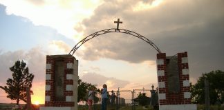 Monumentul de la Wounded Knee