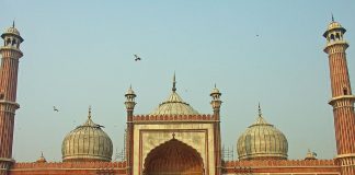 Moscheea Jama Masjid din Mumbai, un simbol al arhitecturii mogule Moscheea Jama Masjid