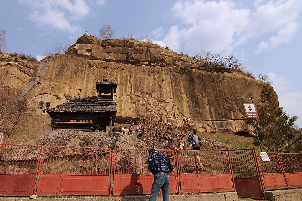 Mănăstirea Corbii de Piatră Mănăstirea Corbii de Piatră