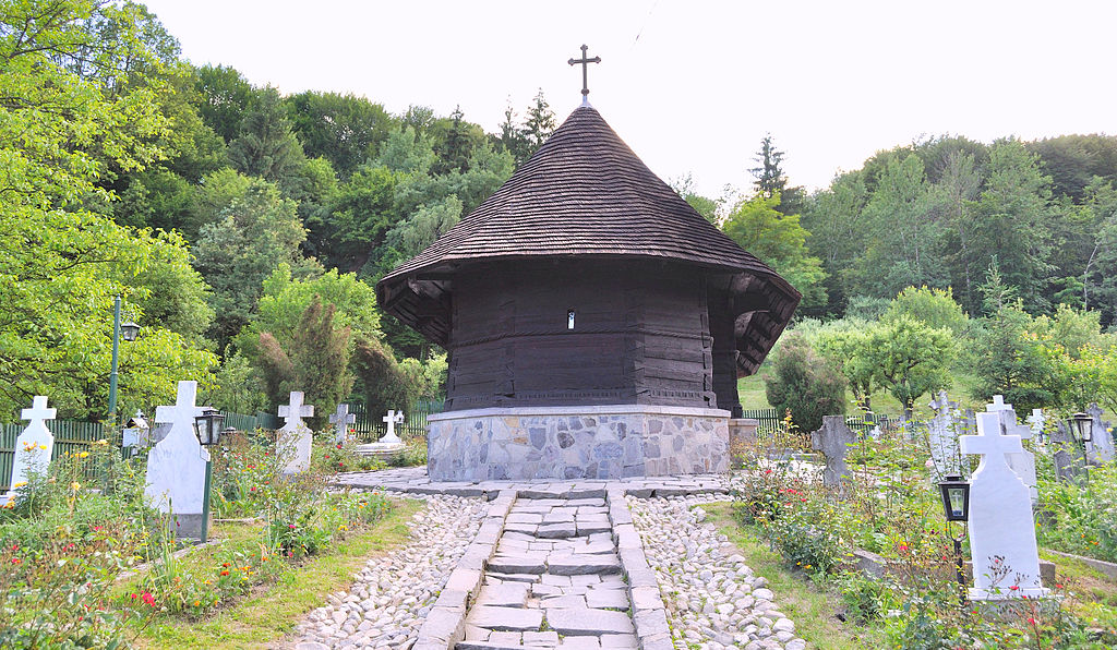 Mănăstirea Dintr-un lemn11