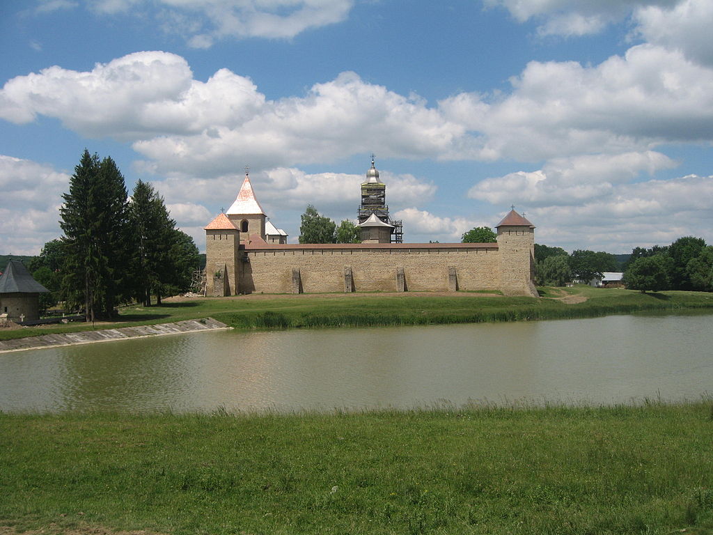 Mănăstirea Dragomirna view