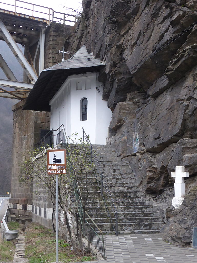 Mănăstirea Piatra Scrisă1