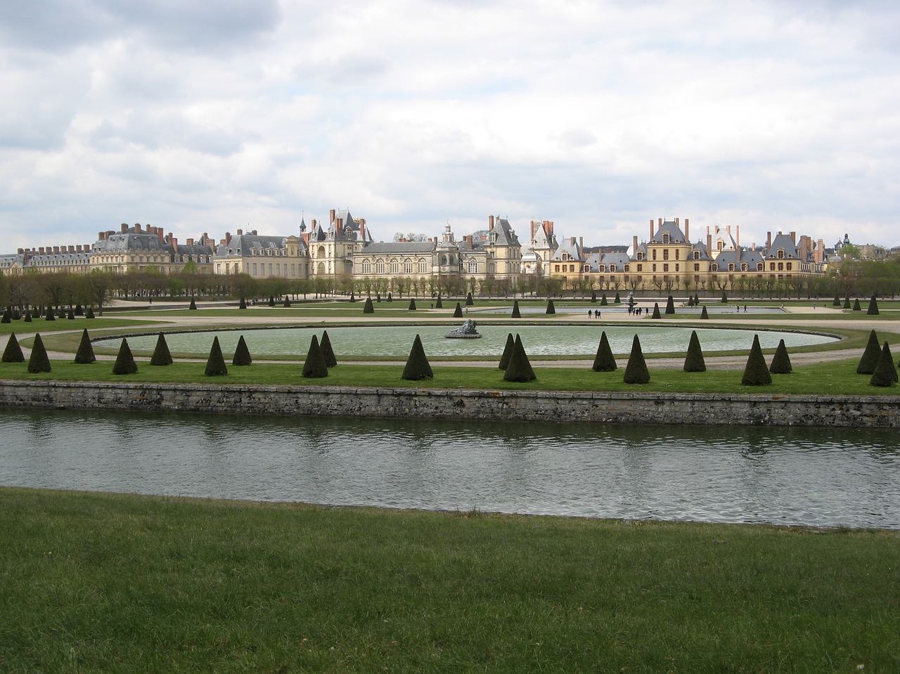 Palatul Chateau de Fontainebleau111