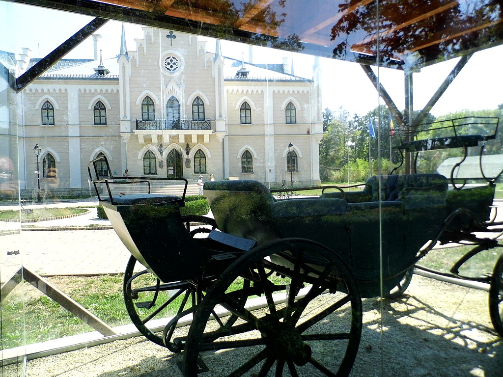 Palatul Cuza din Ruginoasa caleasca voievodala