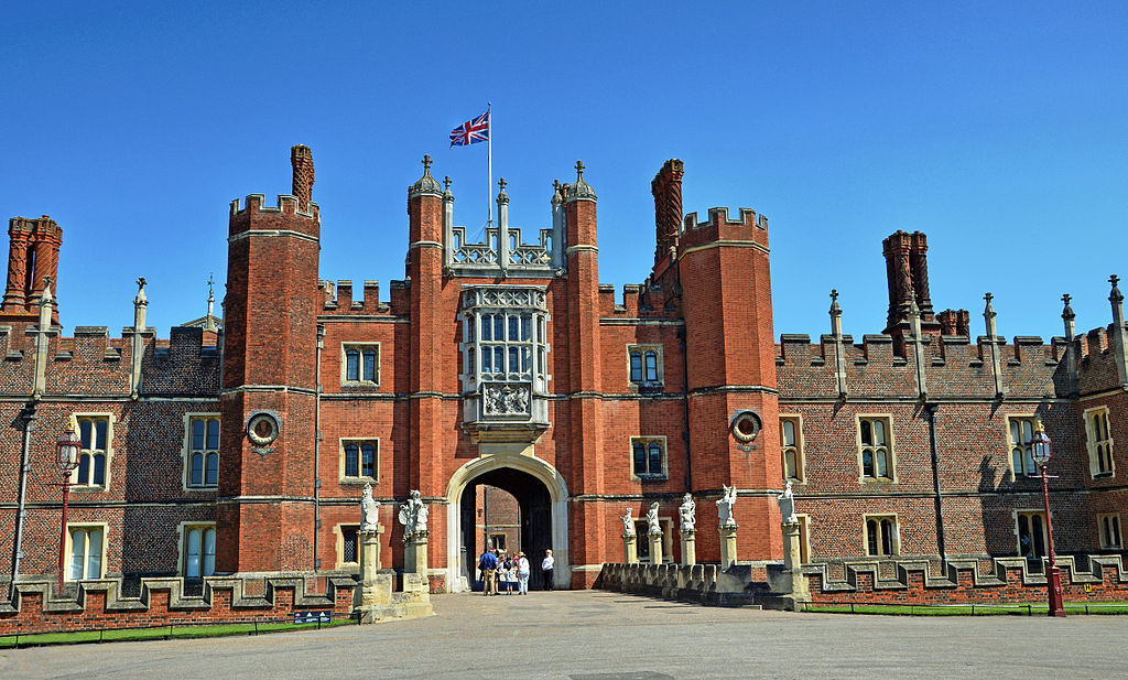 Palatul Hampton Court