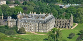 Palatul Holyroodhouse: Obiective turistice Scotia – Edinburgh Palatul Holyroodhouse