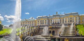 Palatul Peterhof: Obiective turistice Rusia – Sankt Petersburg Palatul Peterhof