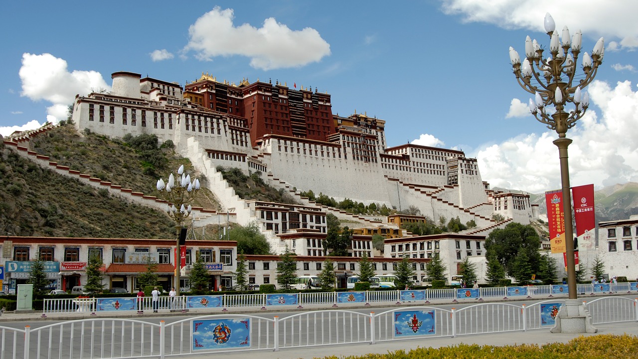 Palatul Potala din Tibet
