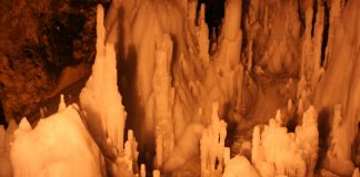 Peştera Gheţarul Scărişoara