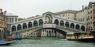 Podul Rialto, simbolul Veneției și al măreției Renașterii italiene Podul Rialto