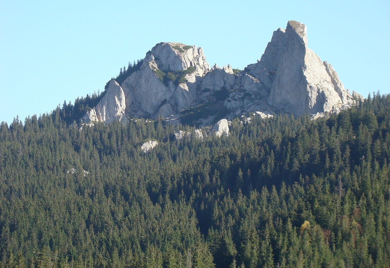 Rezervația naturală Pietrele Doamnei11