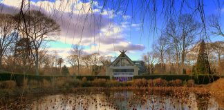 Rezervatia Longhouse: Obiective turistice SUA – New York Rezervatia Longhouse