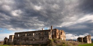 Ruinele Castelului Martinuzzi