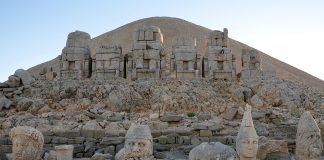 Statuile Nemrut Dag: Obiective turistice Turcia – Muntele Nemrut Statuile Nemrut Dag