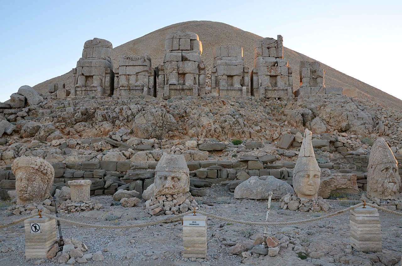 Statuile Nemrut Dag