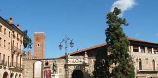 Teatro Olimpico din Vicenza: Obiective turistice Italia – Vicenzo Teatro Olimpico din Vicenza