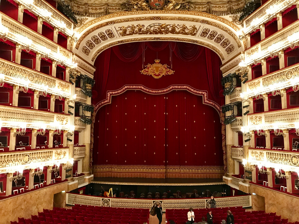 Teatro di San Carlo interior1
